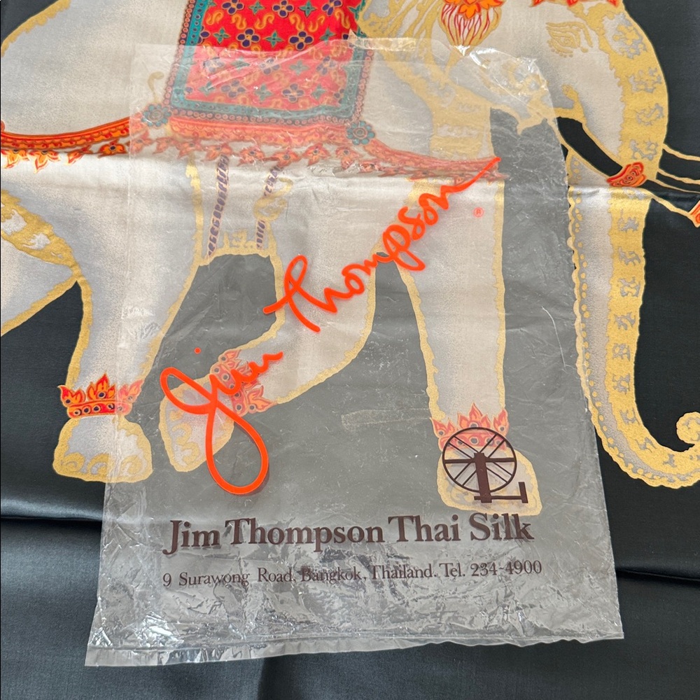 Elegant Black Elephant Tapestry or large pillow - Picture 6 of 7